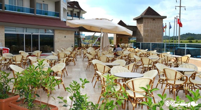 رستوران فضای باز هتل